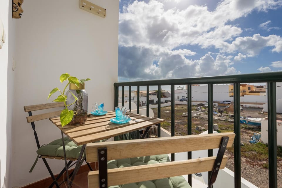 Home2Book Elegant City Escape with Terrace Apartment in Maxorata