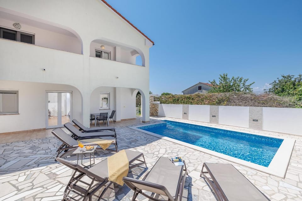 Property building, Swimming pool