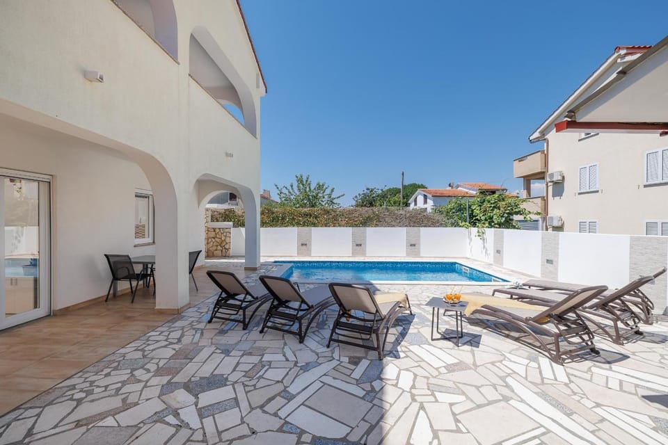 Property building, Swimming pool