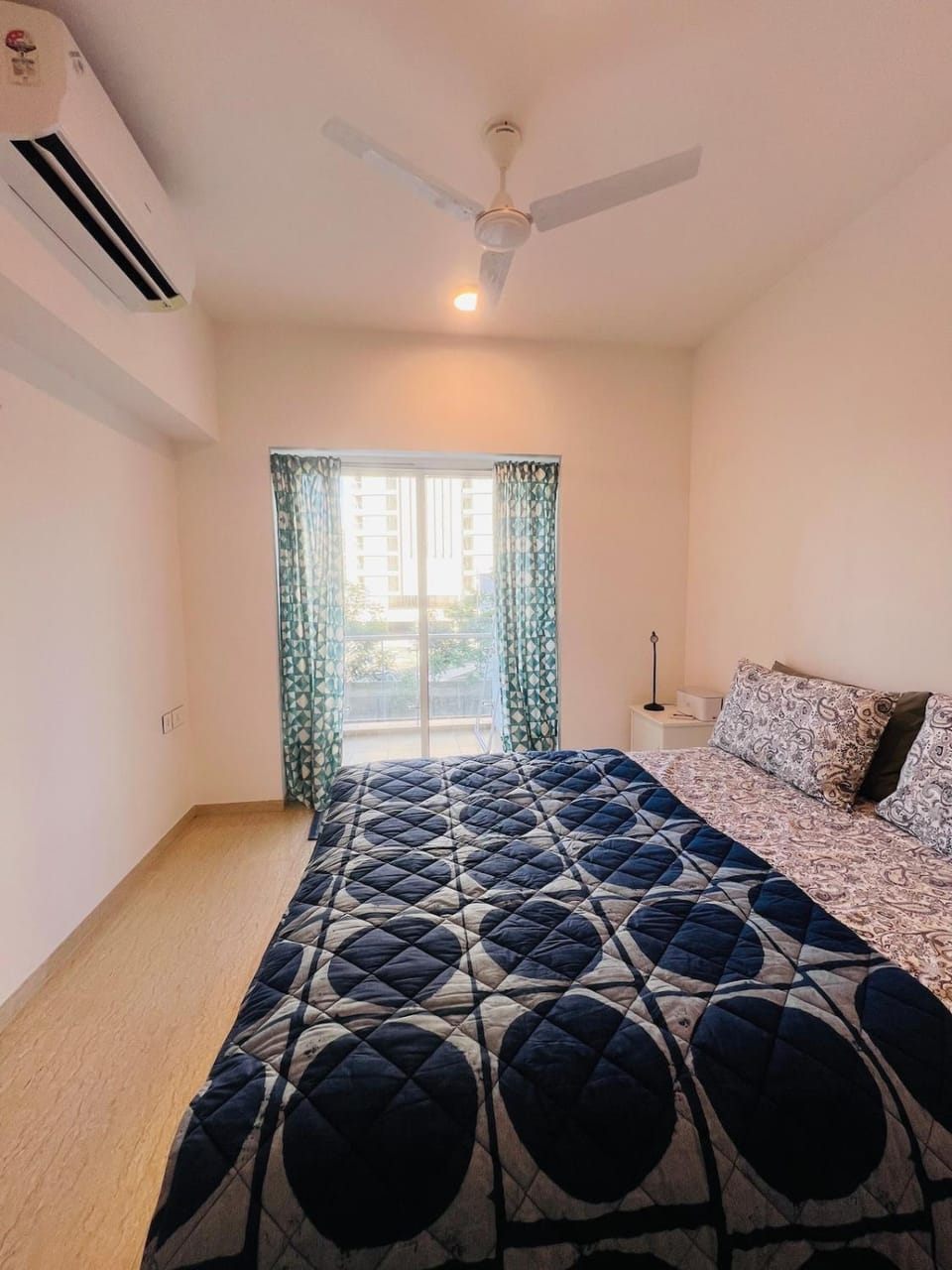 Serene white studio - 2nd floor Apartment in Maharashtra