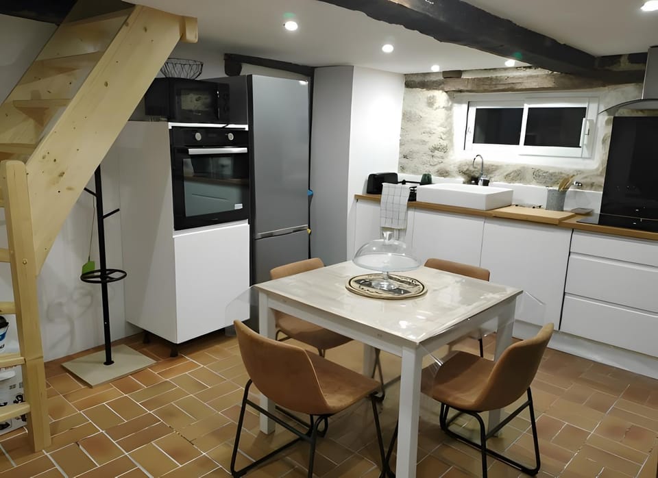 Property building, Kitchen or kitchenette, Living room