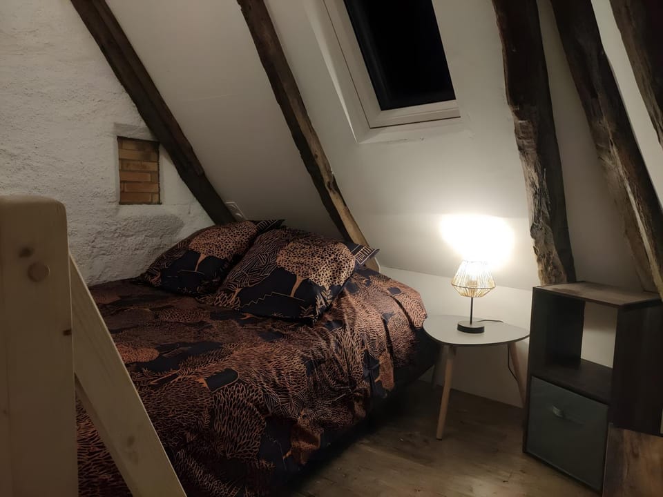 Property building, Living room, Bedroom