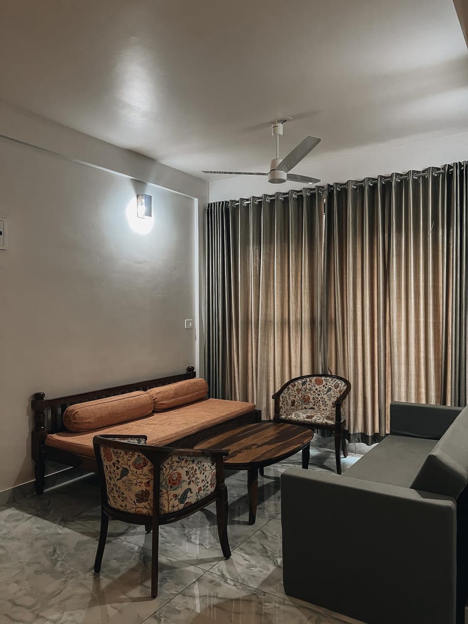 Living room, Seating area