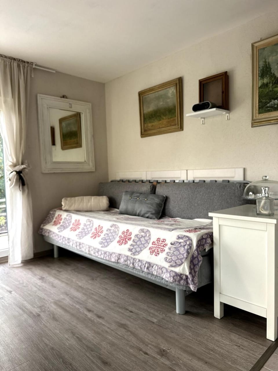 Bed, Living room, Seating area