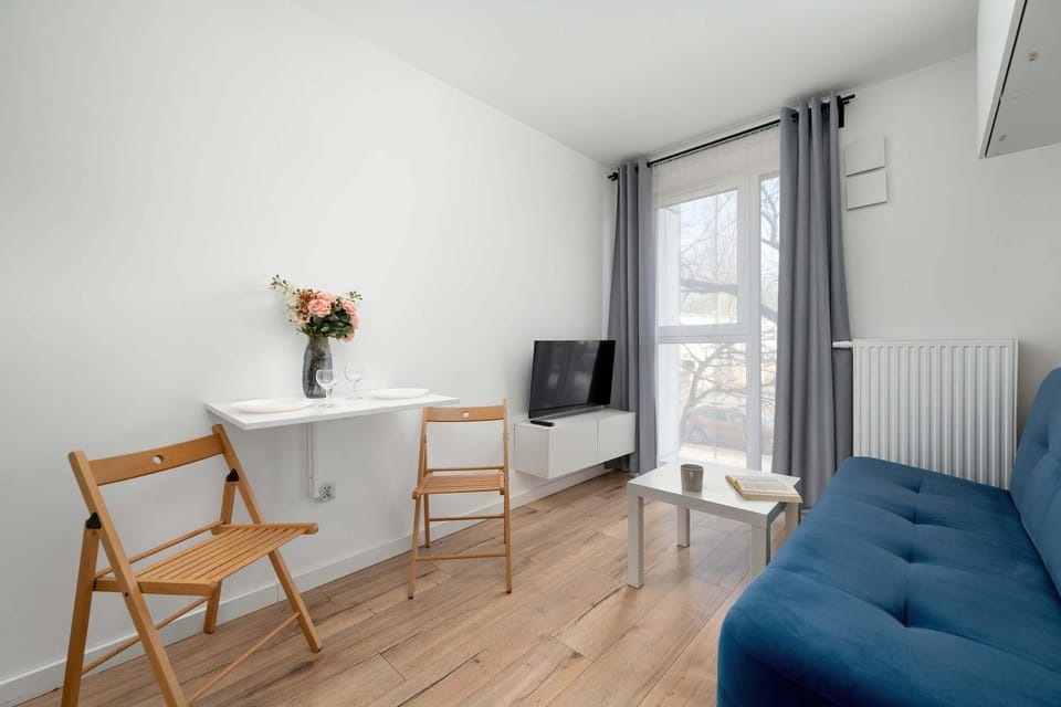 TV and multimedia, Living room, Seating area, Dining area, internet