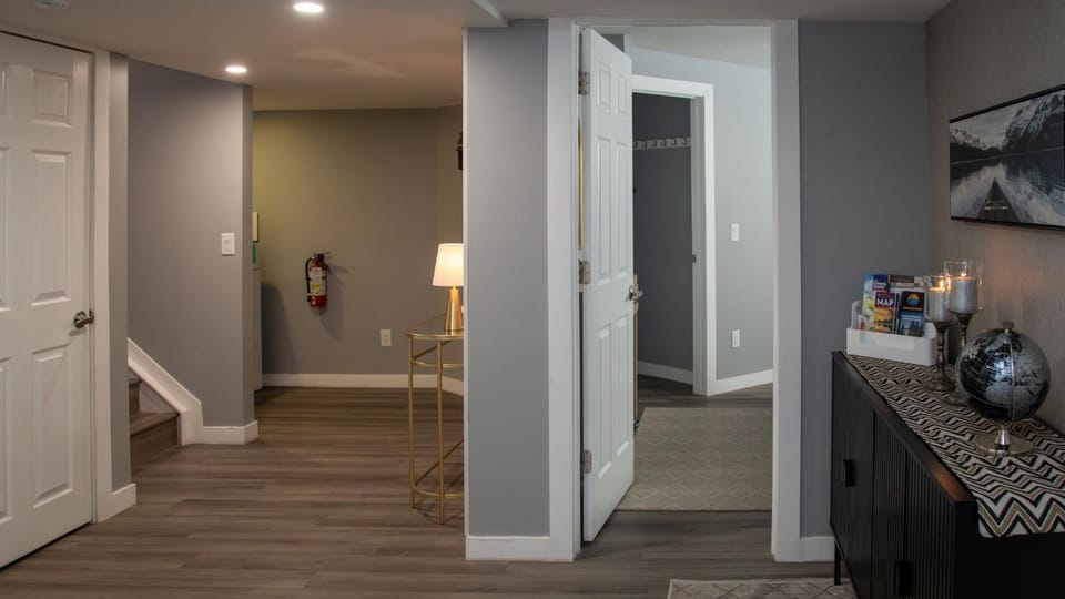 Cozy 2-Bedroom Basement for Family of 4 House in Calgary