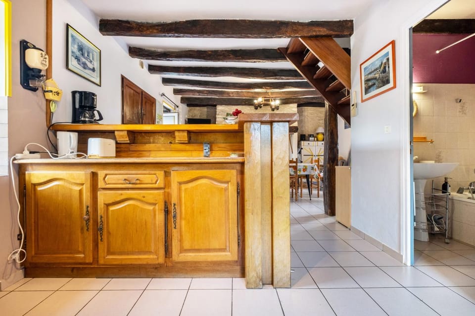 Property building, Kitchen or kitchenette, Living room