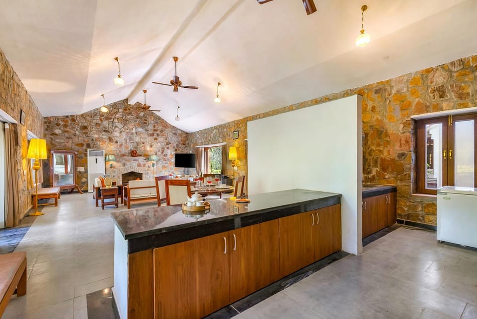 ELIVAAS The Aravalli Reserve The Lotus Pet-friendly Villa with Pvt Pool, Jacuzzi and Pond Villa in Haryana