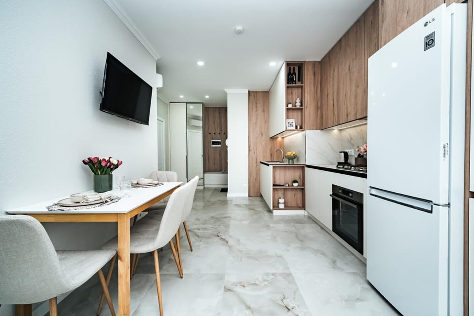 Sun Filled Cozy Flat in Prime Location Apartment in Chișinău