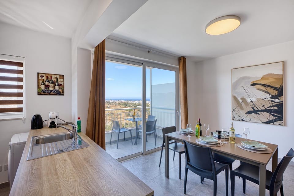 2 bedroom flat with balcony, valley views KARP1-8 Apartment in Malta