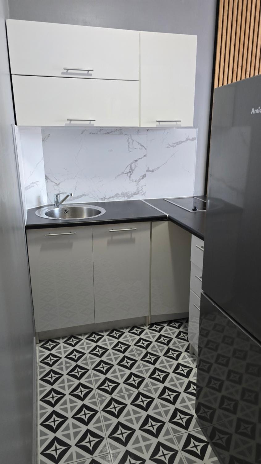 Kitchen or kitchenette, stove