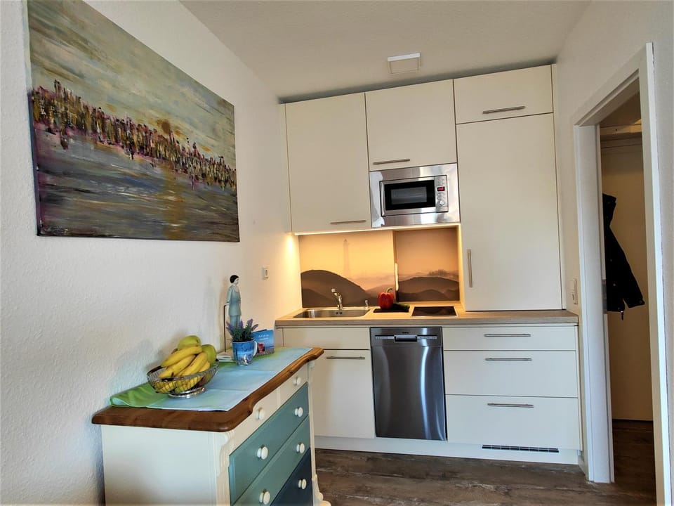 Kitchen or kitchenette, Living room