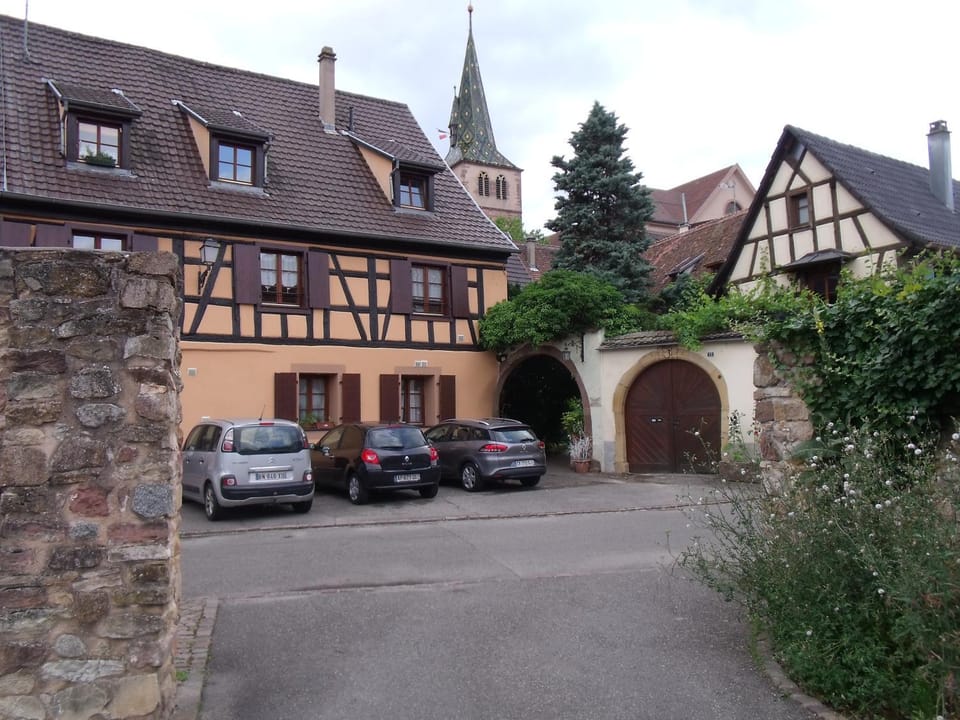 Neighbourhood, Parking