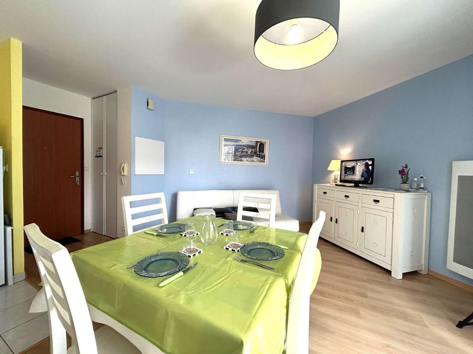 SG010-305 Appart 2 pièces 4 couchages SAINT GILLES CROIX DE VIE Apartment in Saint-Gilles-Croix-de-Vie