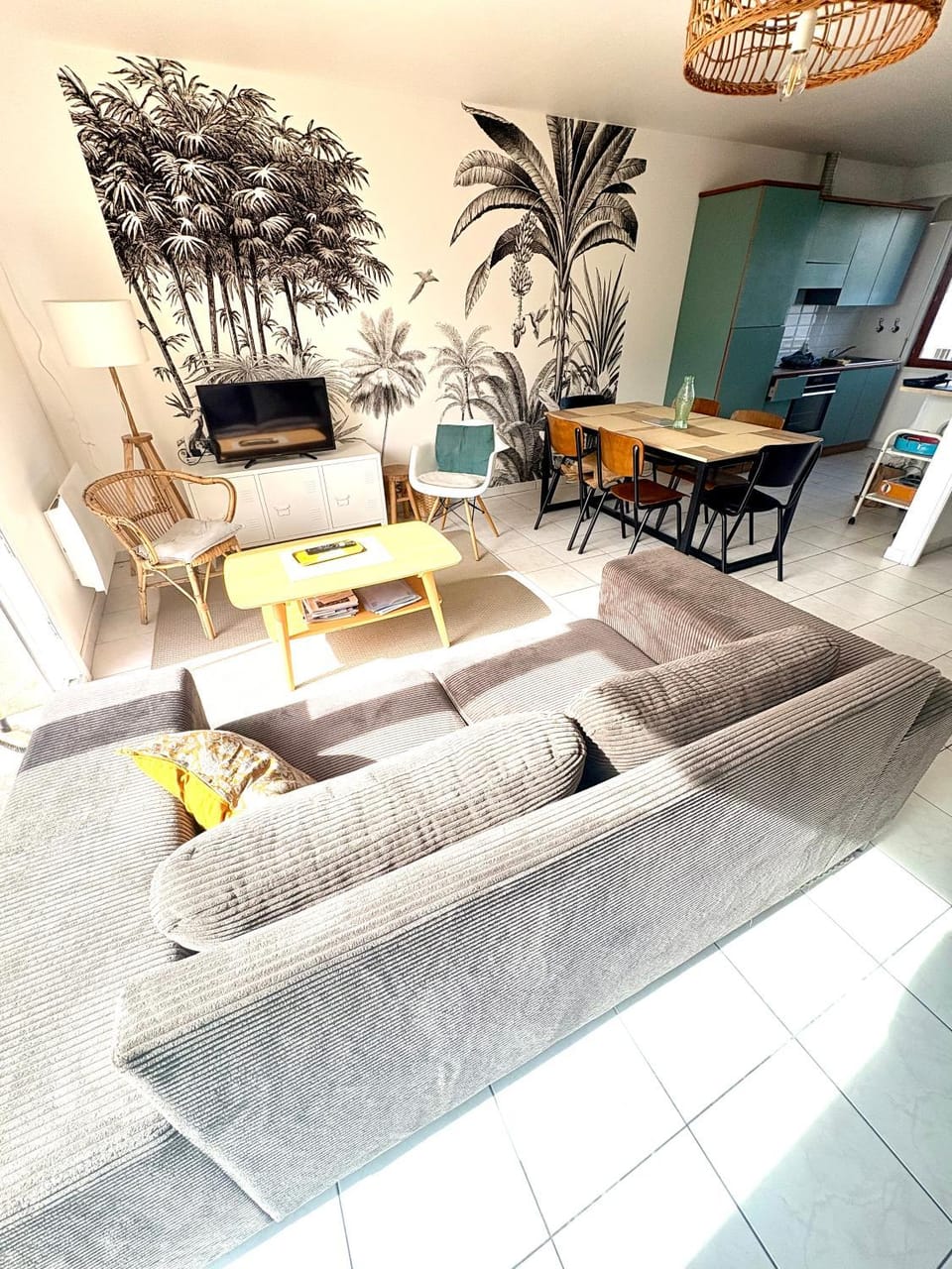 Living room, Dining area