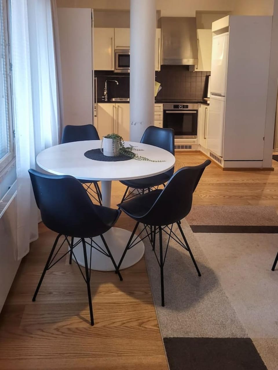 Kitchen or kitchenette, Living room, stove
