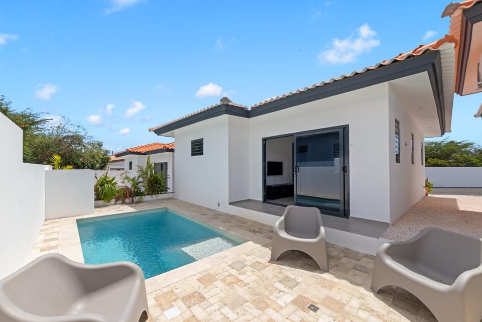 Property building, Swimming pool