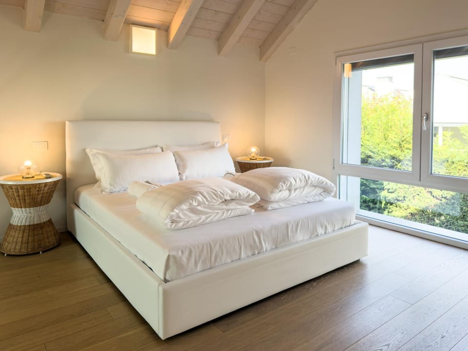 Bed, View (from property/room), Bedroom, towels