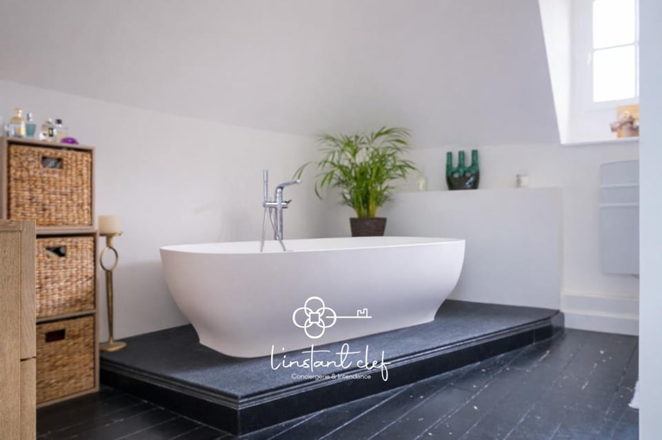 Bathroom, Bath