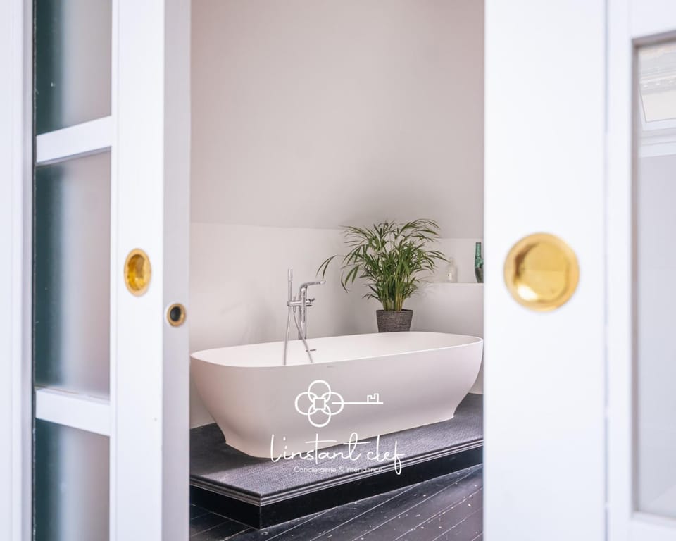 Bathroom, Bath