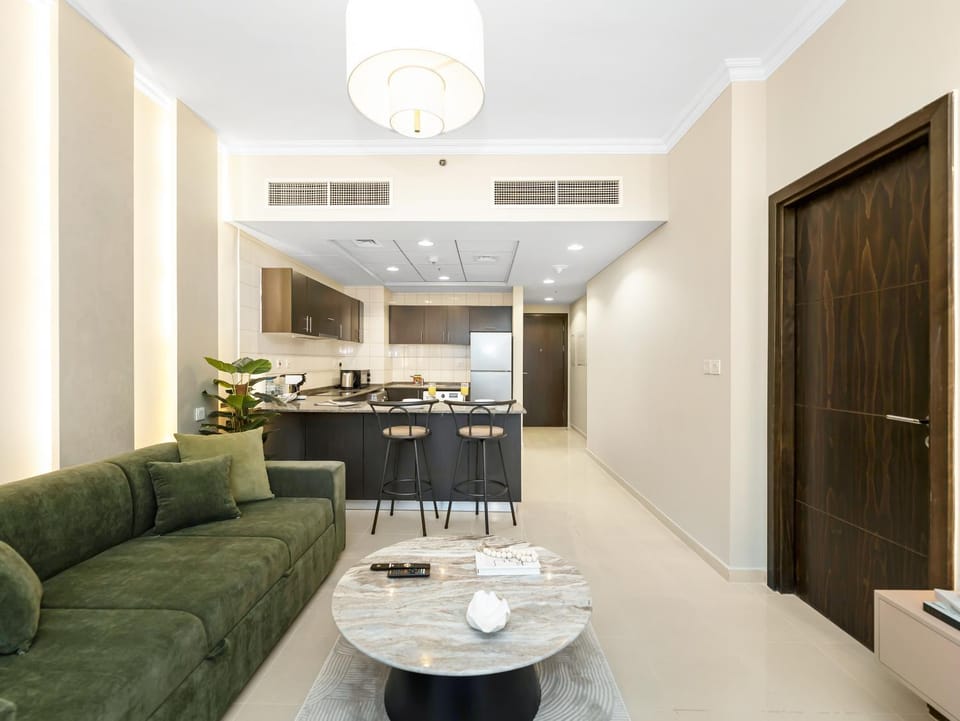 Stylish 1BR with Marina Views Near Metro & JBR Apartment in Dubai