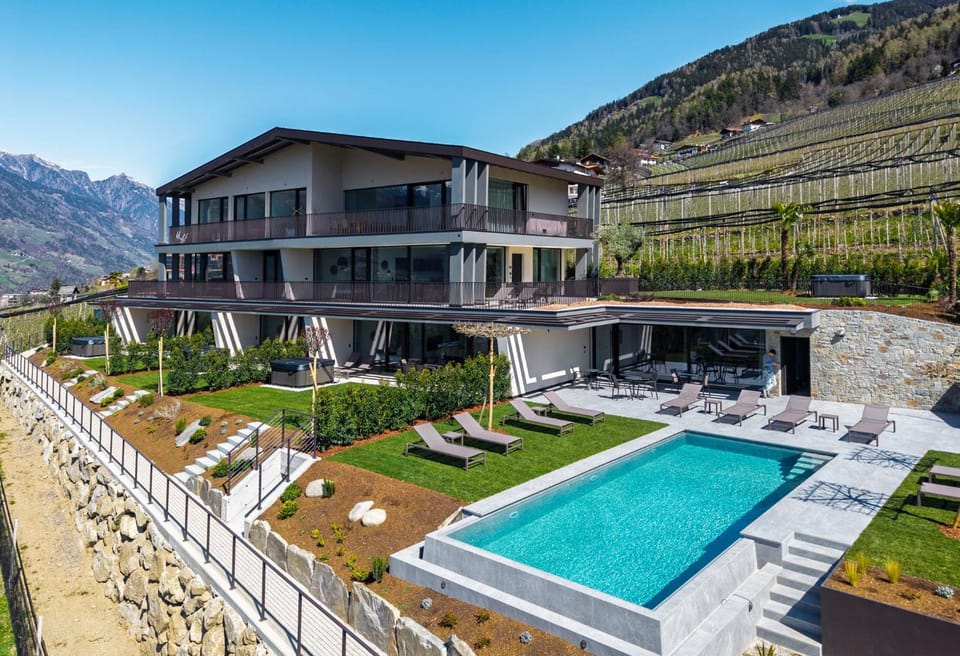 Property building, Swimming pool