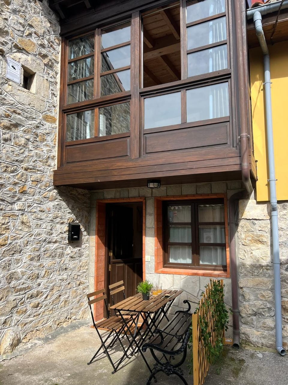 Property building, Balcony/Terrace