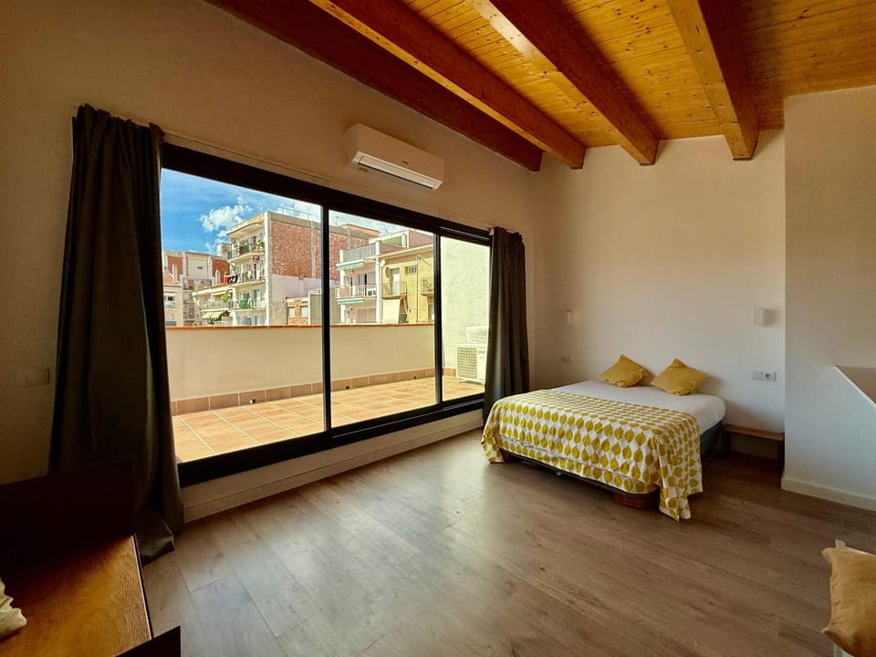 Bed, Balcony/Terrace, Bedroom