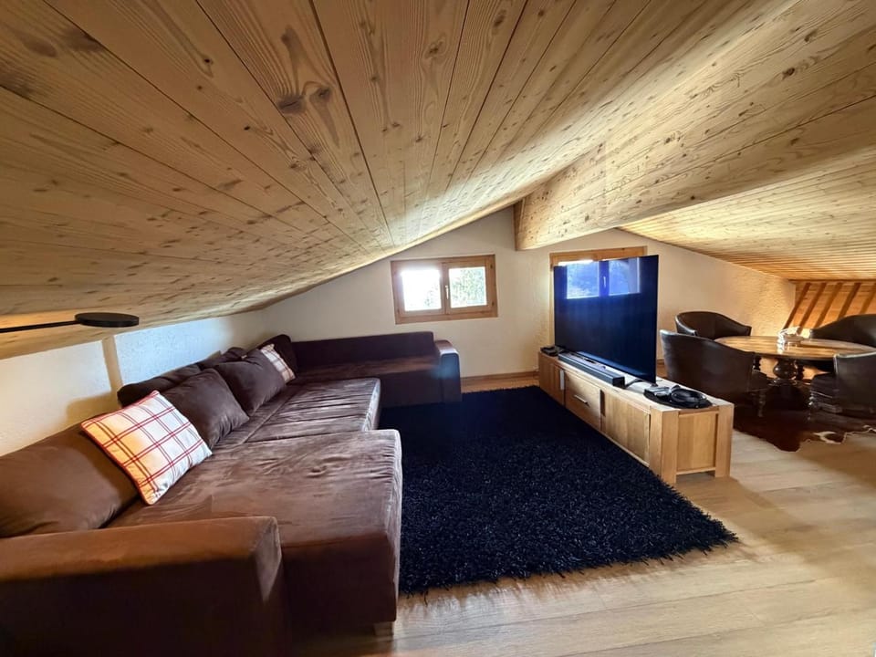 Communal lounge/ TV room, TV and multimedia