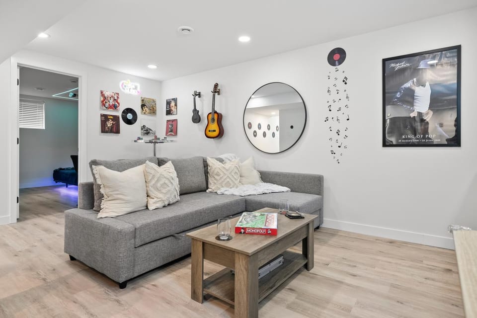 Cosmic Game Room, Yard & Close to WEM House in Spruce Grove
