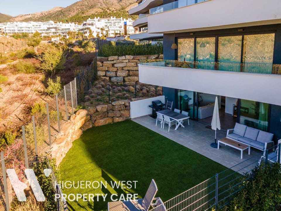 Property building, Patio, Garden