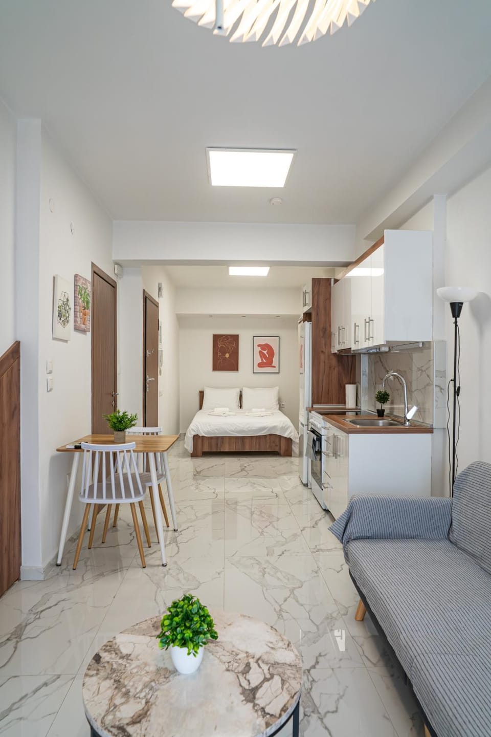 Living room, Photo of the whole room, Decorative detail, Seating area, Dining area, Bedroom, kitchen