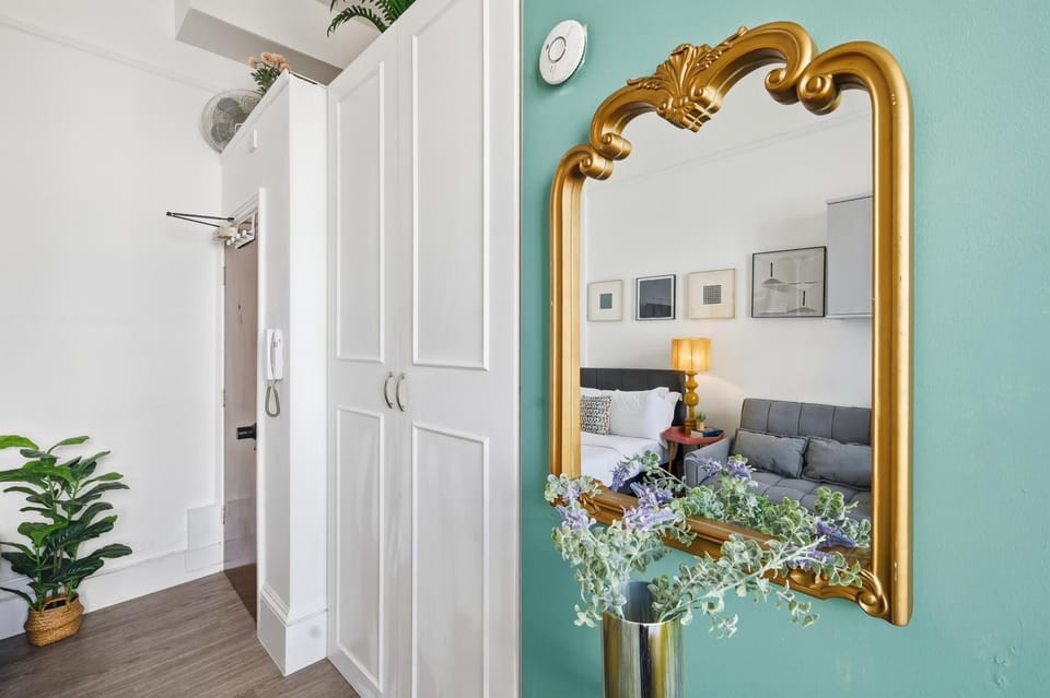 AURORA Hyde Park stay by KeyHol Luxury Apartment in City of Westminster