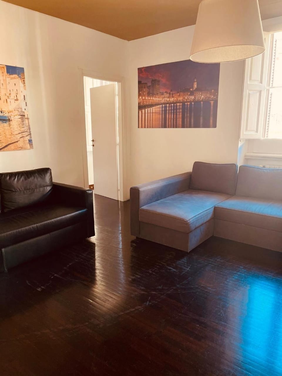 Bed, Living room, Photo of the whole room