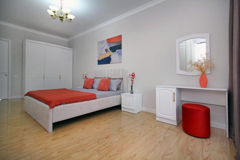 Просторный апартамент в центре Алматы, Mega Park Arbat Apartment in Almaty