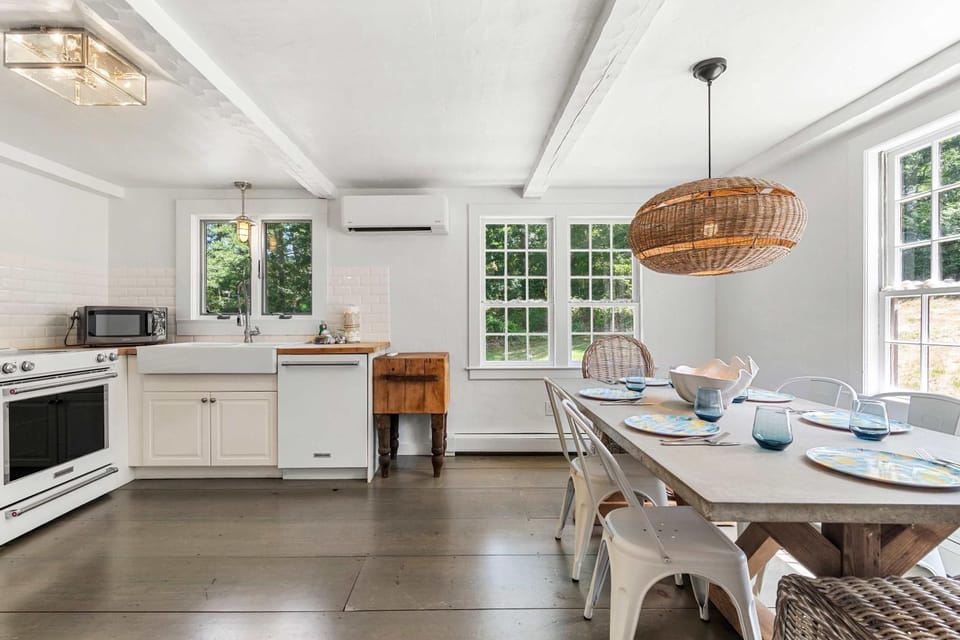 Walk to Water Central AC Dog Friendly House in Orleans