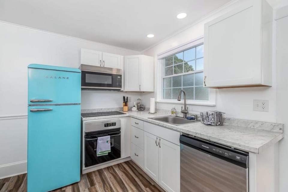 Bethany Breeze Cozy 4BR Bungalow 2 Miles to Sand! House in Ocean View