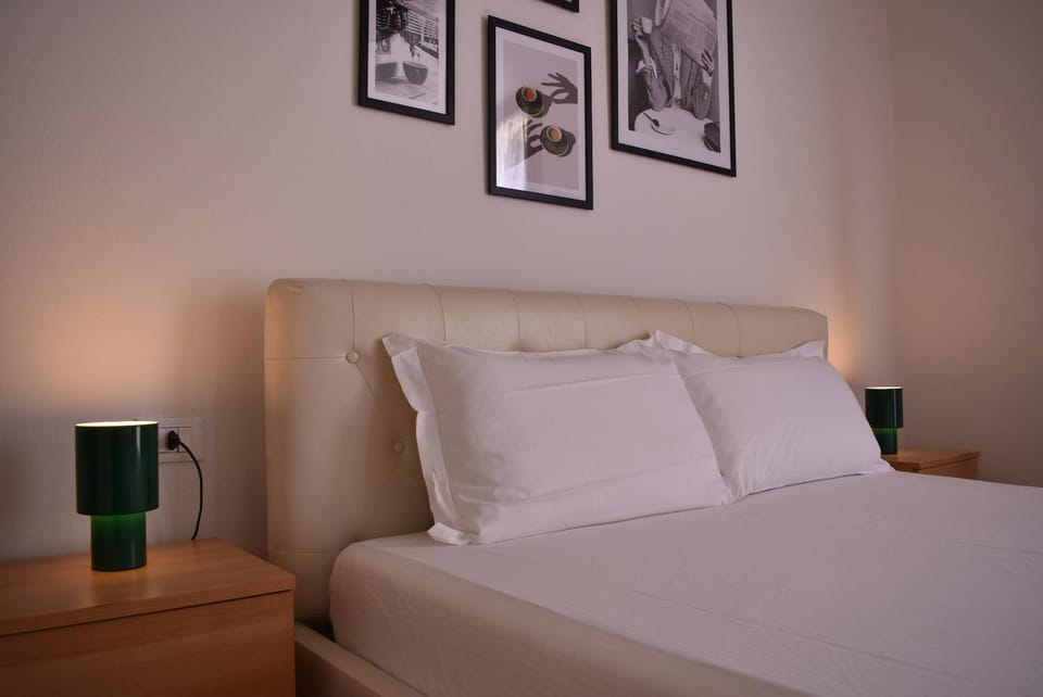 Bed, Decorative detail, Bedroom