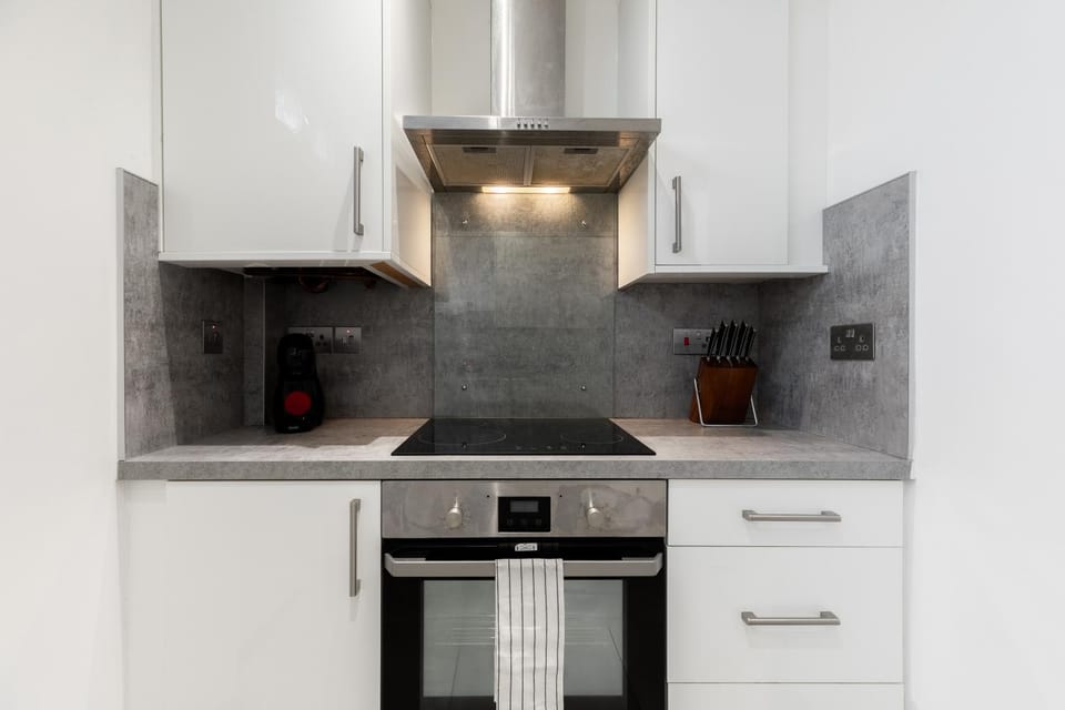 Kitchen or kitchenette, oven, stove