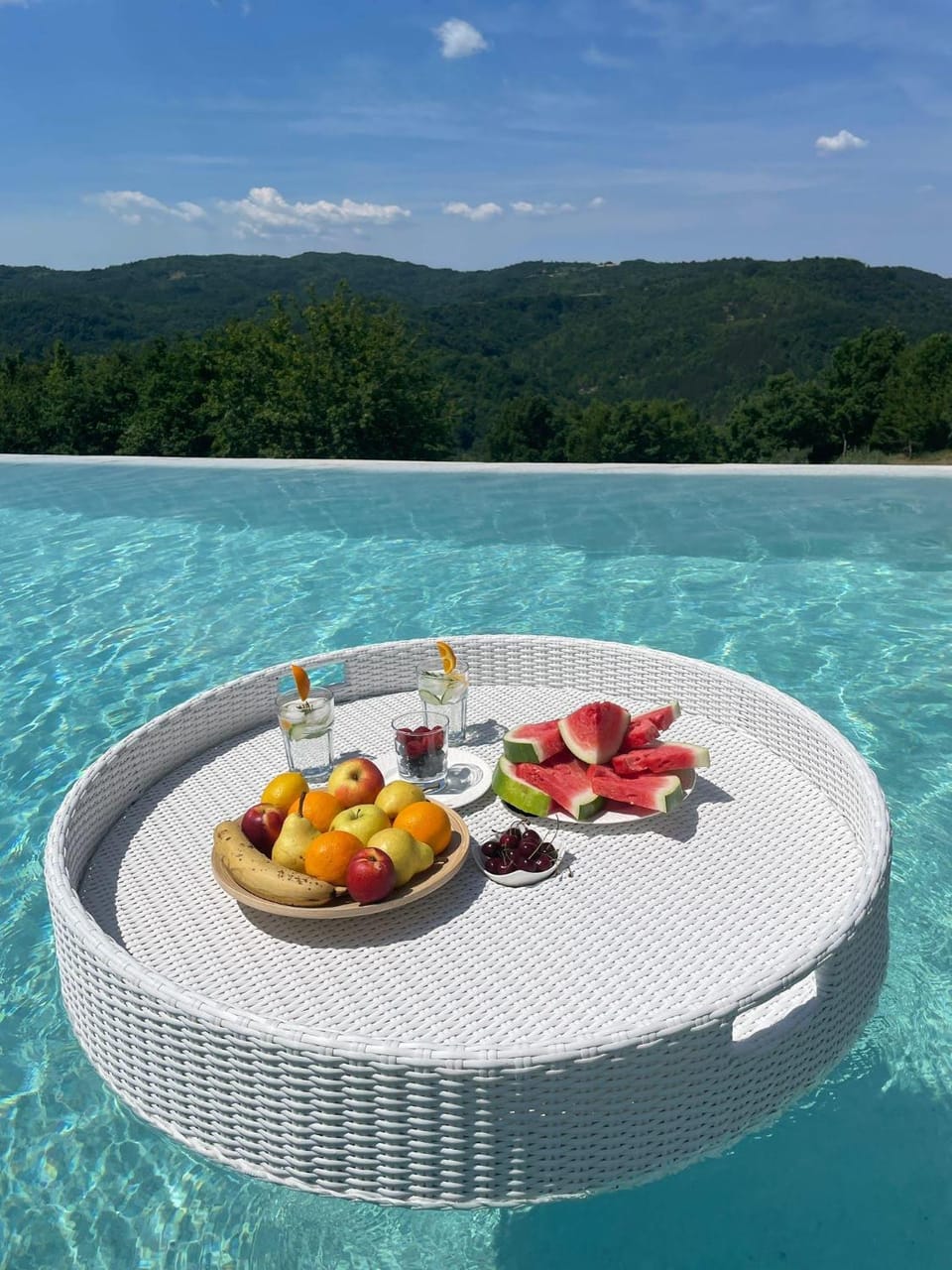 Swimming pool, Breakfast