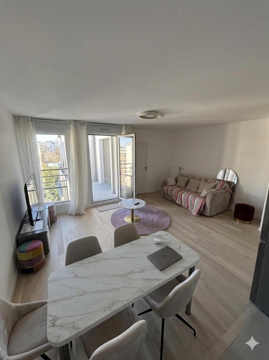 New flat, close to Paris with an optional parking Apartment in Créteil