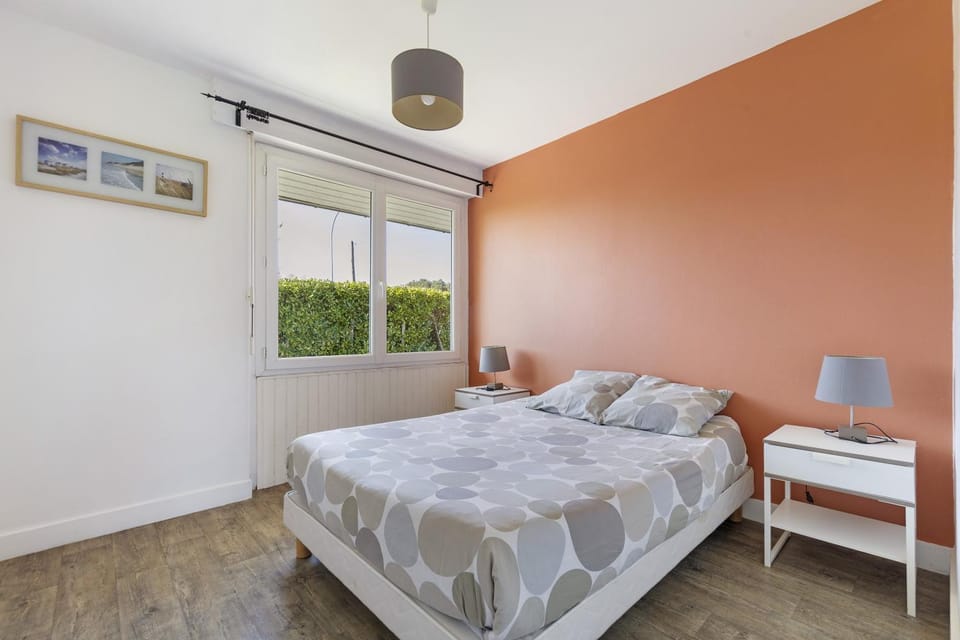 Living room, Bedroom