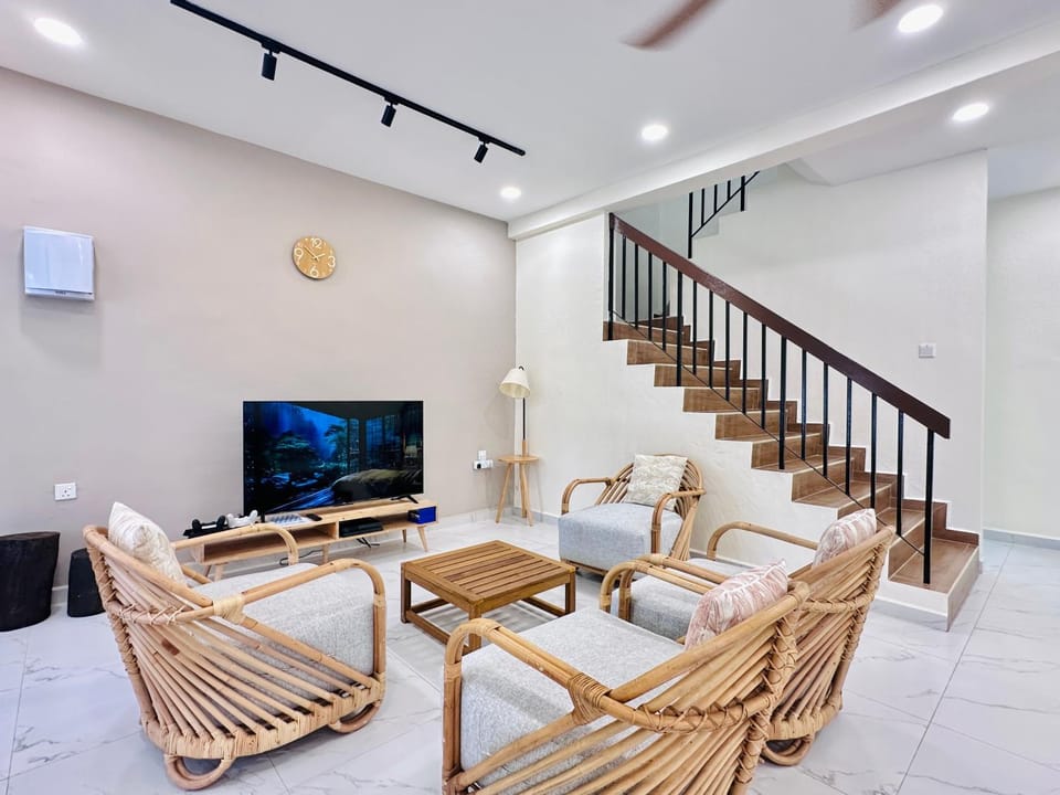 TV and multimedia, Living room, Seating area