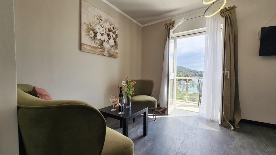 Balcony/Terrace, Living room, Sea view