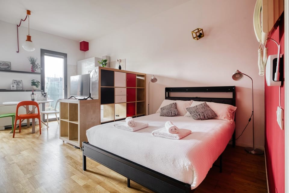 Bed, Bedroom