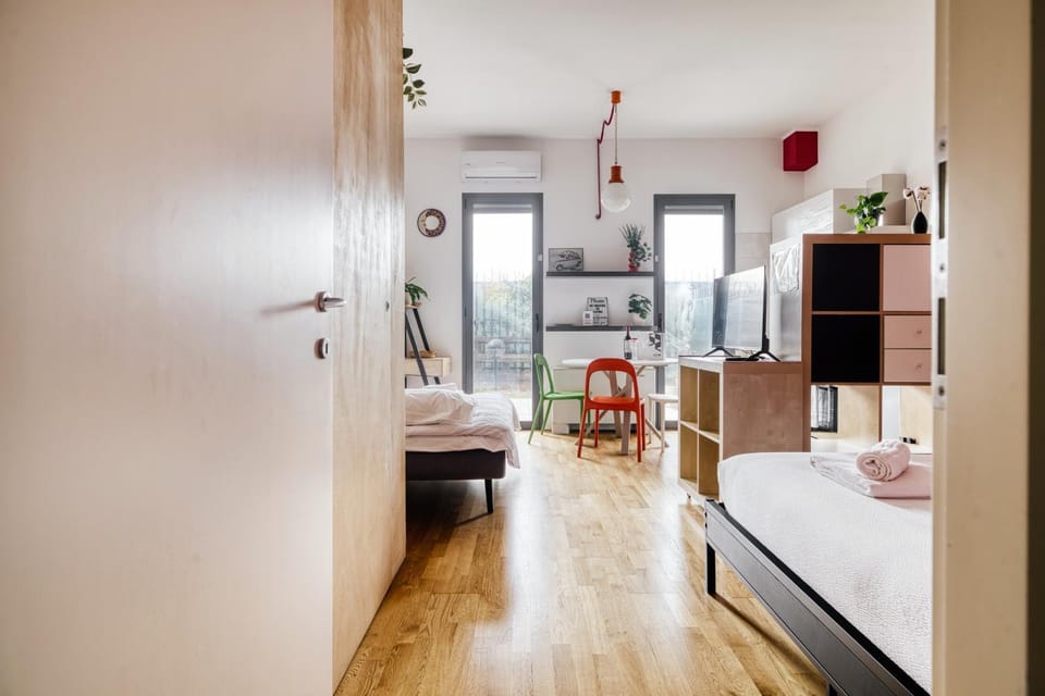 Communal lounge/ TV room, Bed
