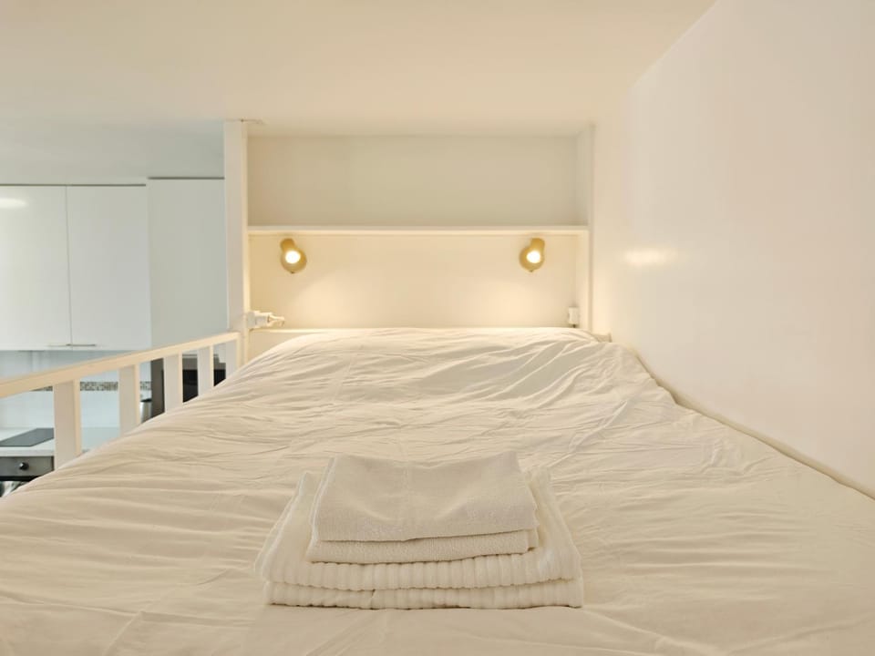 Bright Paris Apt Bastille Nation for 3 Guests Apartment in Paris
