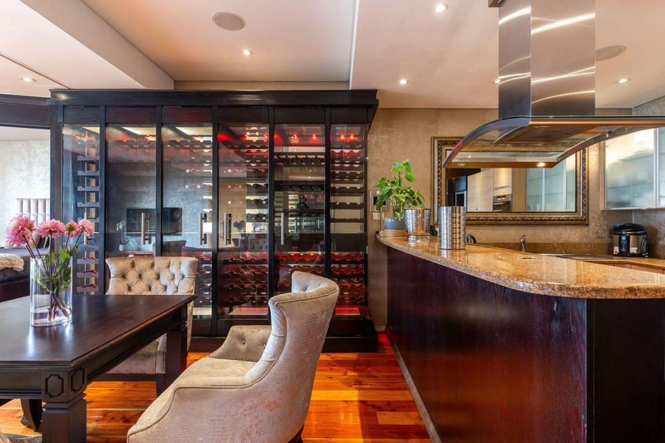 Living room, Lounge or bar, Seating area, Alcoholic drinks