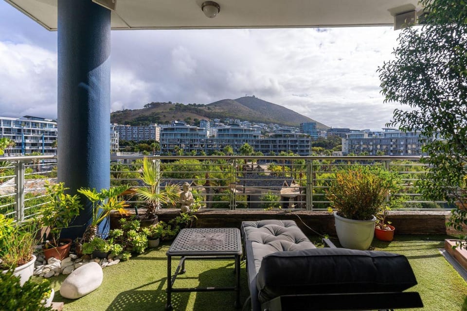 Patio, Day, View (from property/room), Balcony/Terrace, Mountain view
