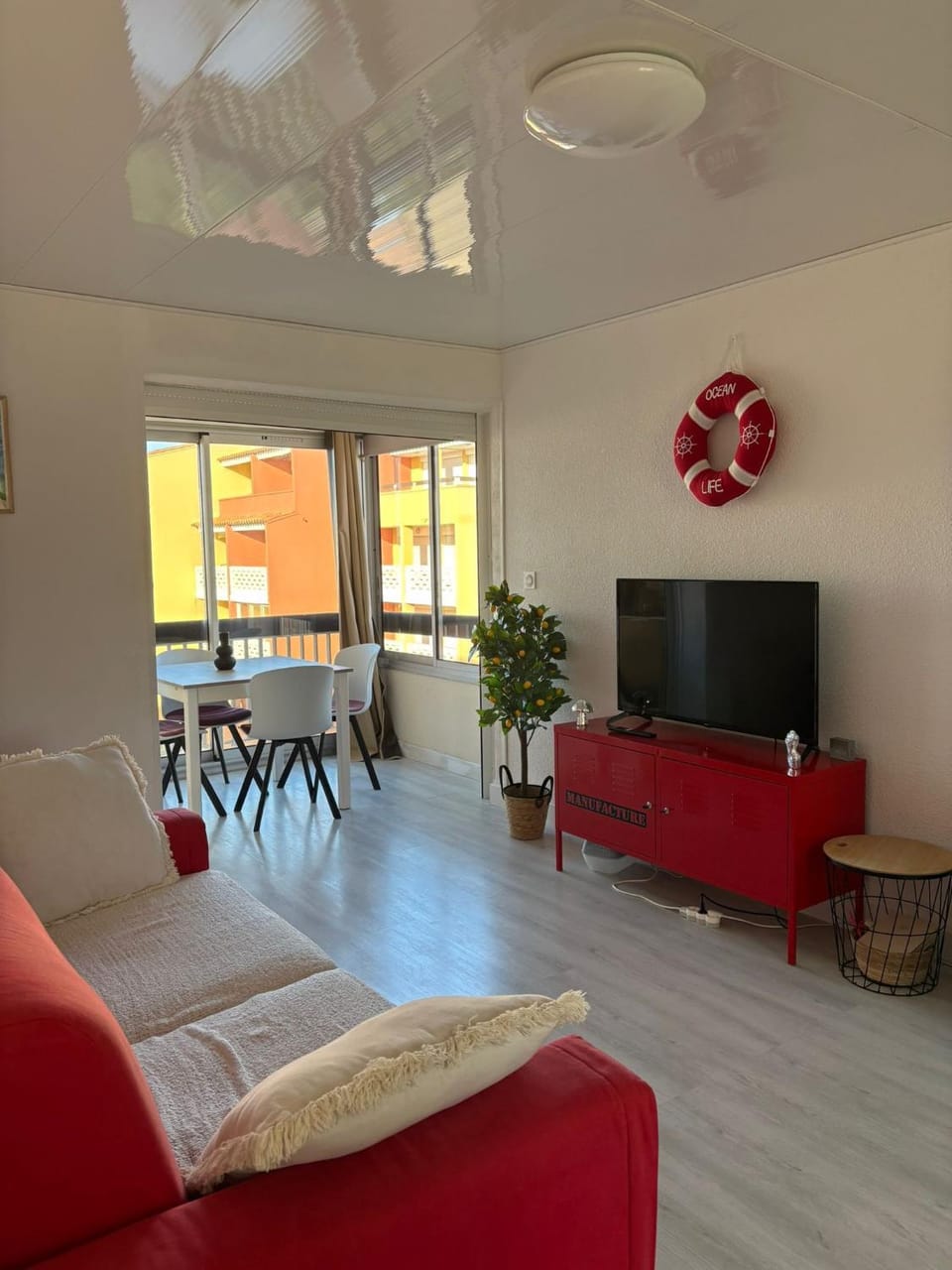 TV and multimedia, Living room, Dining area